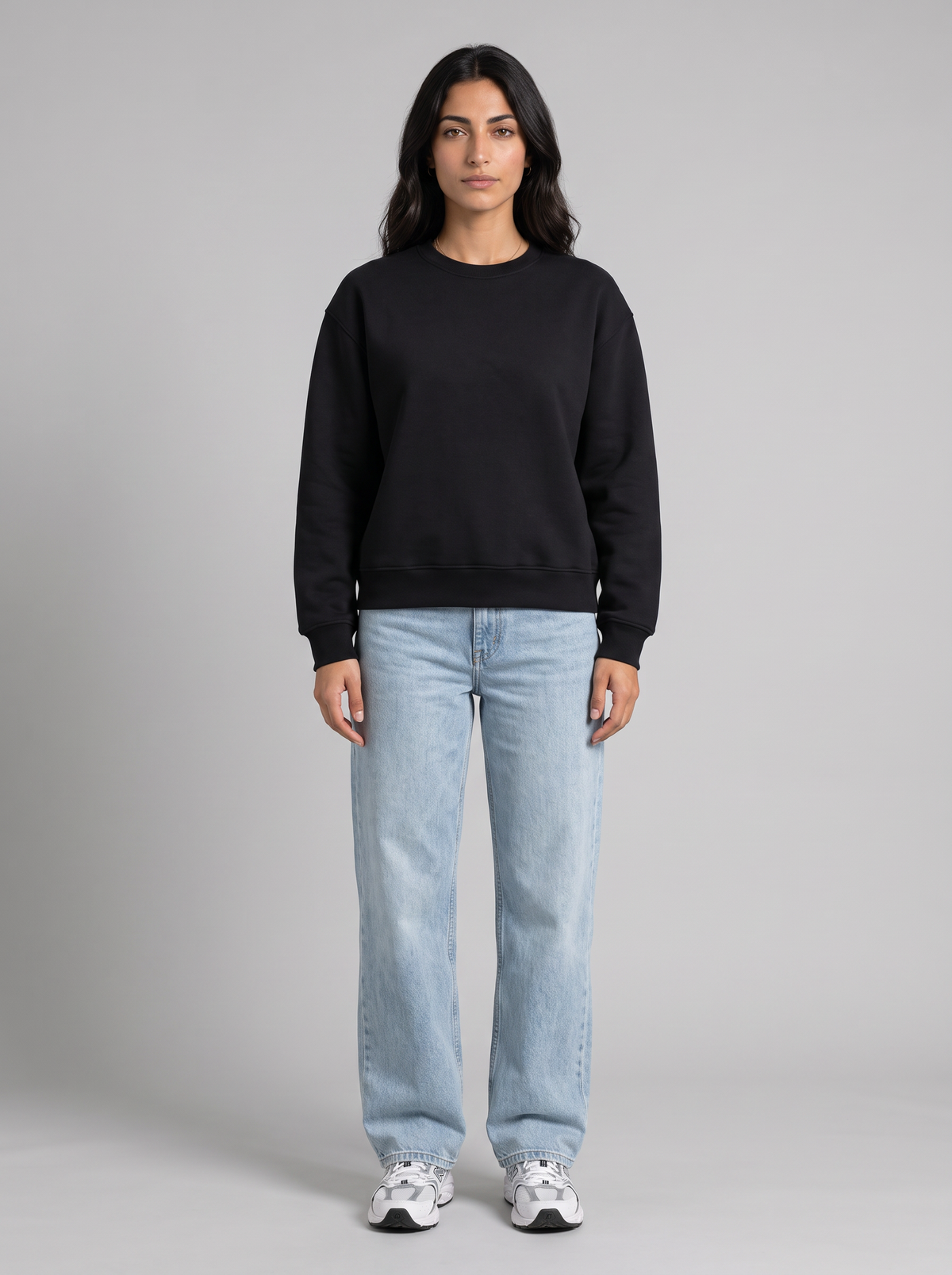 Boxy Crewneck - Black - Muse Front Hero
