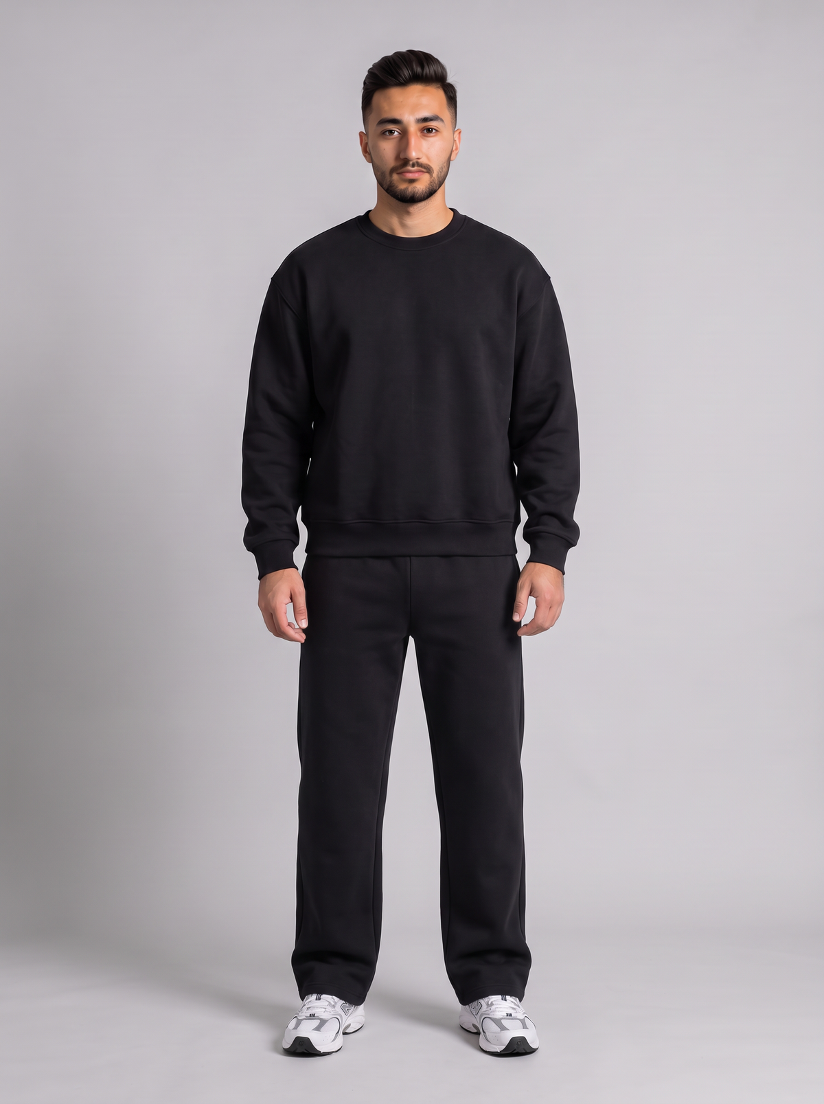 Boxy Crewneck - Black - Hero Set Front